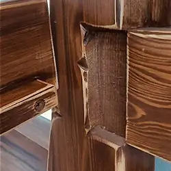 vyrezávaný nábytok z masívu na mieru s originálnym dreveným reliéfom